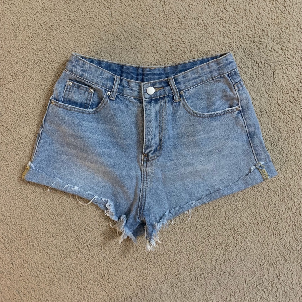 LIGHT WASHED HIGH WAISTED ZAFUL SHORTS
